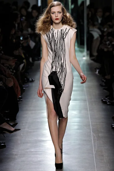 Look 28